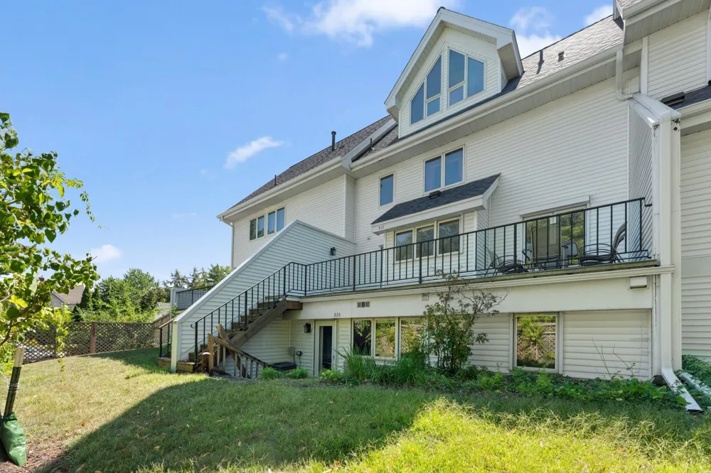 933 Dartmouth Place SE Minneapolis, MN 55414