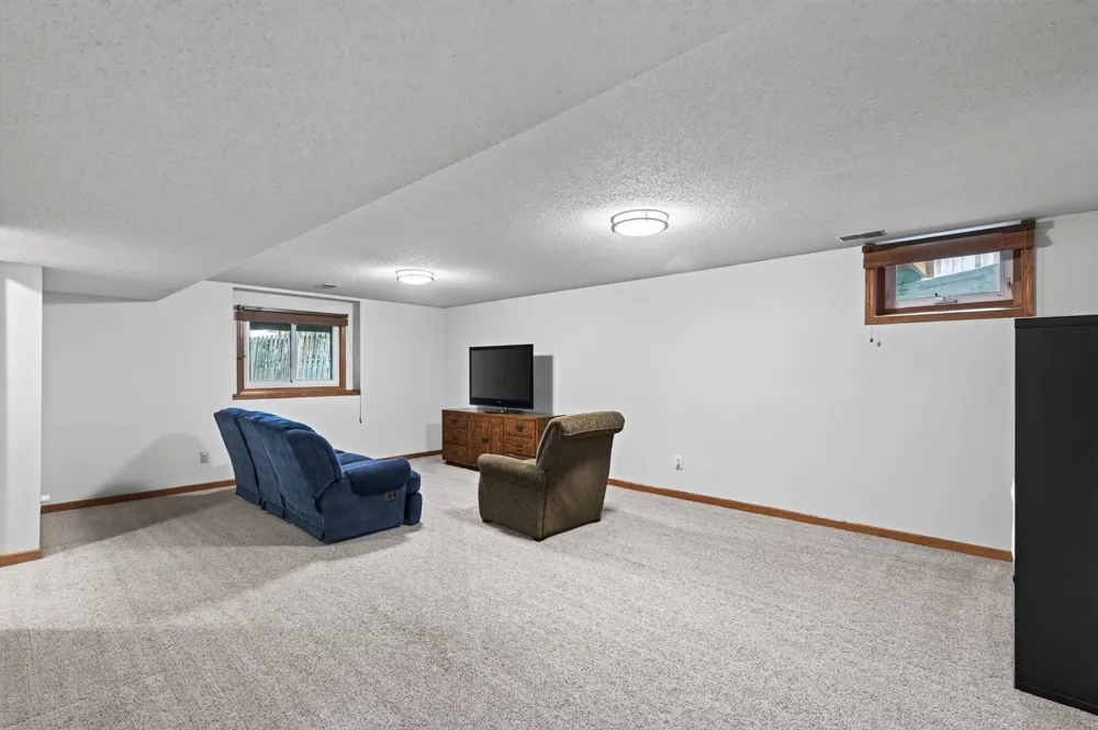 5144 W 143rd Street Savage, MN 55378