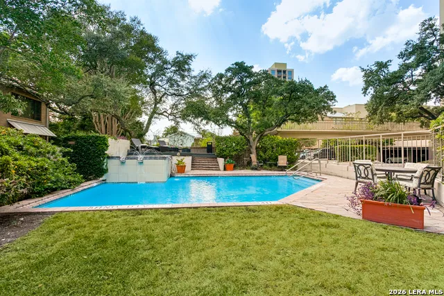 4001 NEW BRAUNFELS AVE #404 San Antonio, TX 78209
