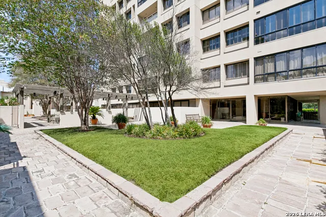 4001 NEW BRAUNFELS AVE #404 San Antonio, TX 78209
