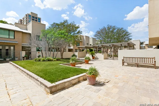 4001 NEW BRAUNFELS AVE #404 San Antonio, TX 78209