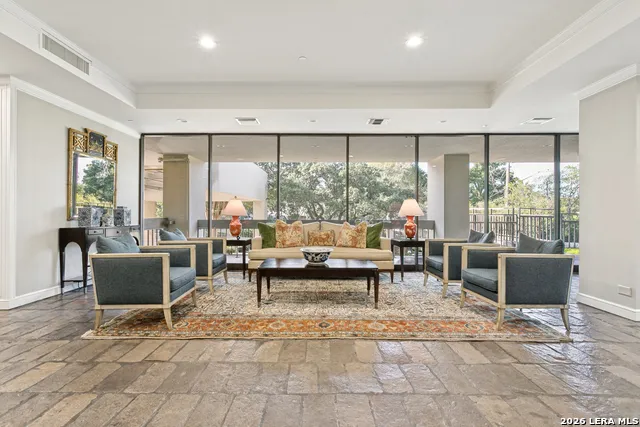 4001 NEW BRAUNFELS AVE #404 San Antonio, TX 78209