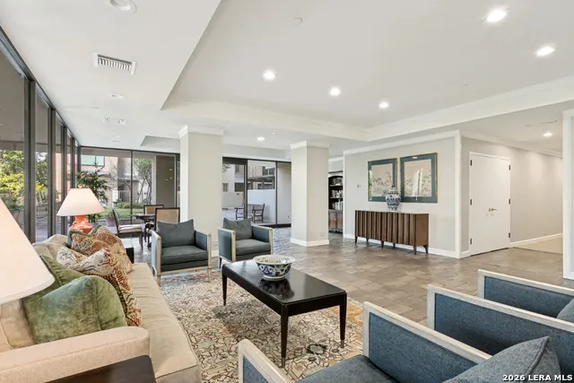 4001 NEW BRAUNFELS AVE #404 San Antonio, TX 78209