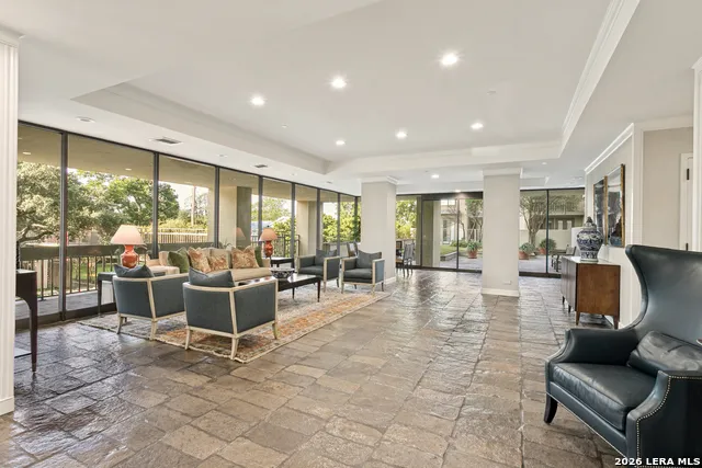 4001 NEW BRAUNFELS AVE #404 San Antonio, TX 78209