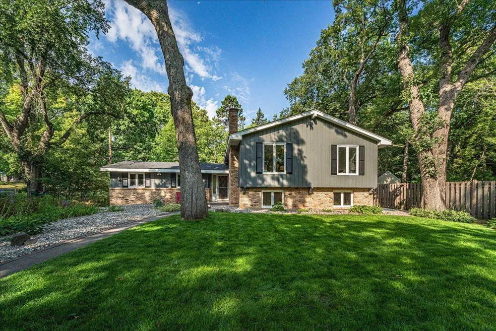 312 Griffit Street Edina, MN 55343