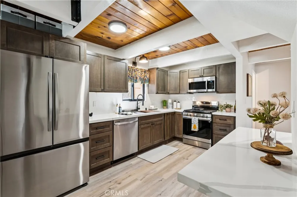 904 Angeles Big Bear City, CA 92314