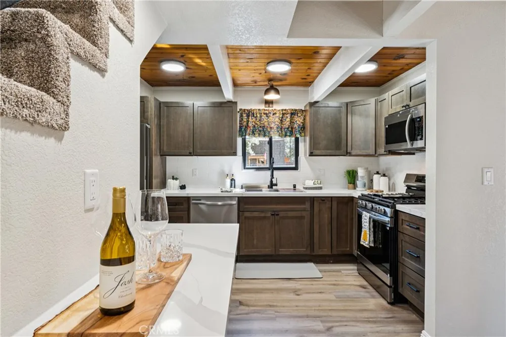 904 Angeles Big Bear City, CA 92314