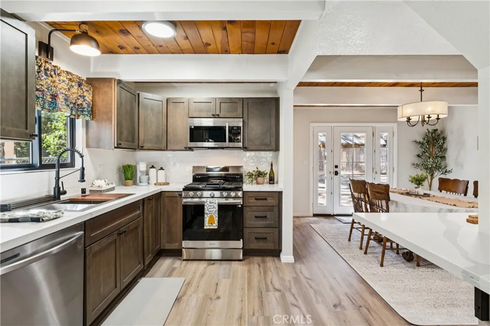 904 Angeles Big Bear City, CA 92314