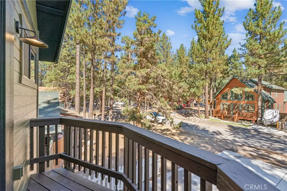 904 Angeles Big Bear City, CA 92314