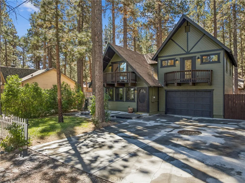 904 Angeles Big Bear City, CA 92314