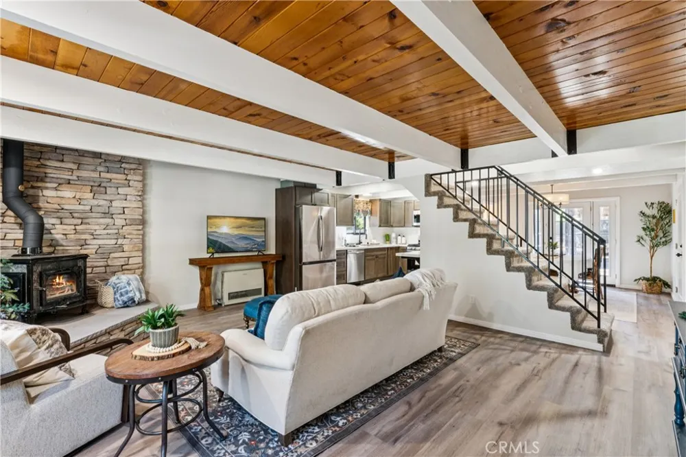 904 Angeles Big Bear City, CA 92314