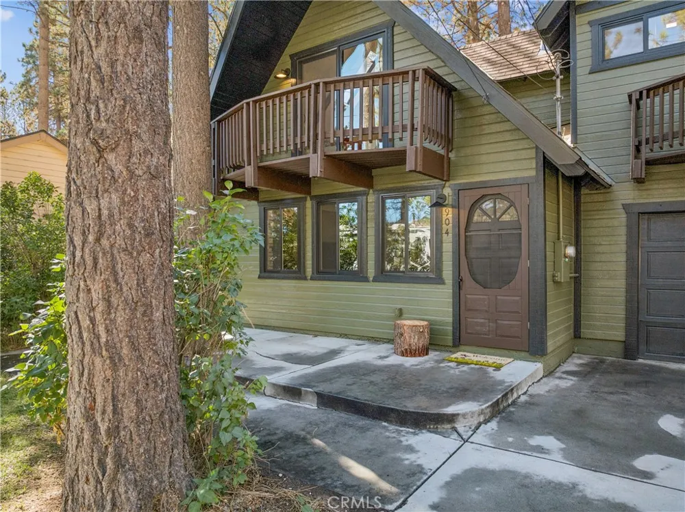 904 Angeles Big Bear City, CA 92314