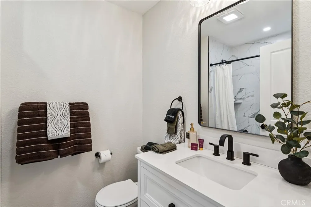 904 Angeles Big Bear City, CA 92314