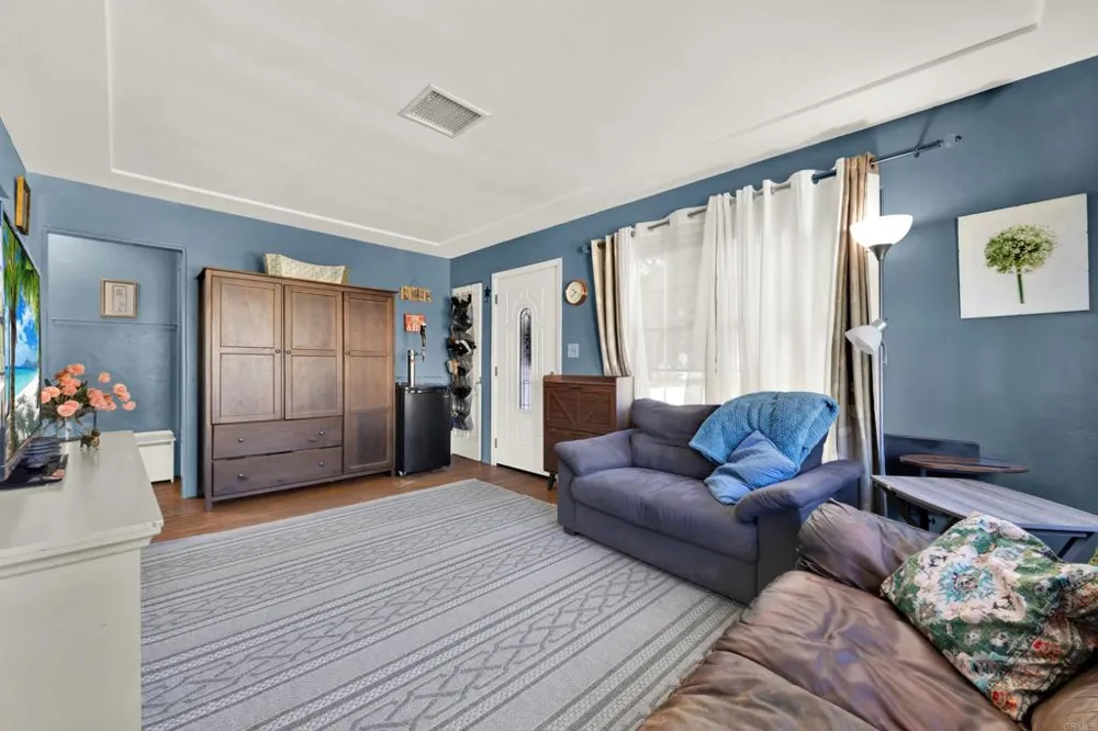 7008 Hybeth Drive La Mesa, CA 91941