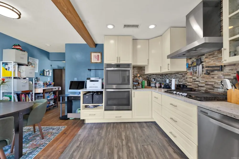 7008 Hybeth Drive La Mesa, CA 91941