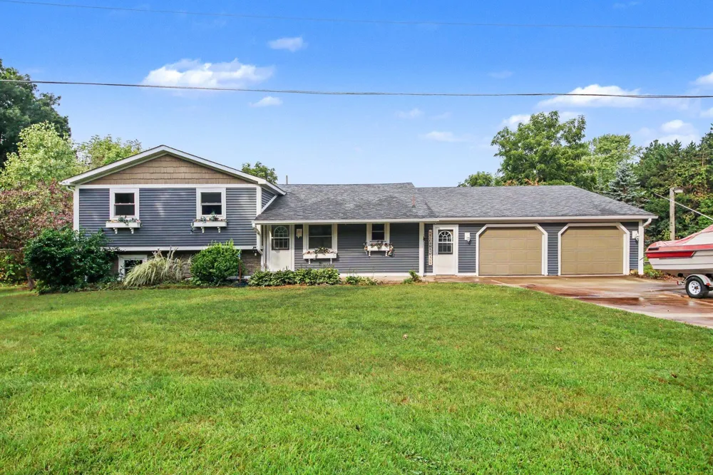 15415 Simmons Avenue NE Cedar Springs, MI 49319