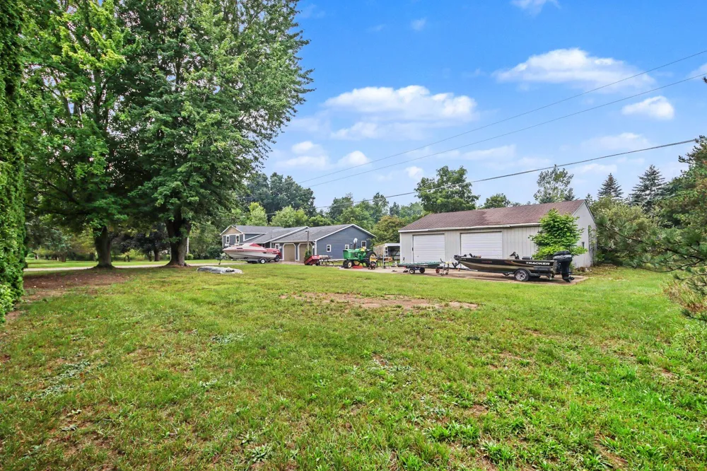 15415 Simmons Avenue NE Cedar Springs, MI 49319