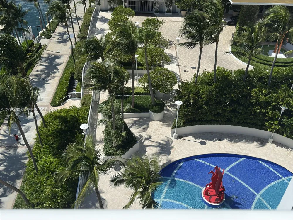 400 Alton Rd #901 Miami Beach, FL 33139