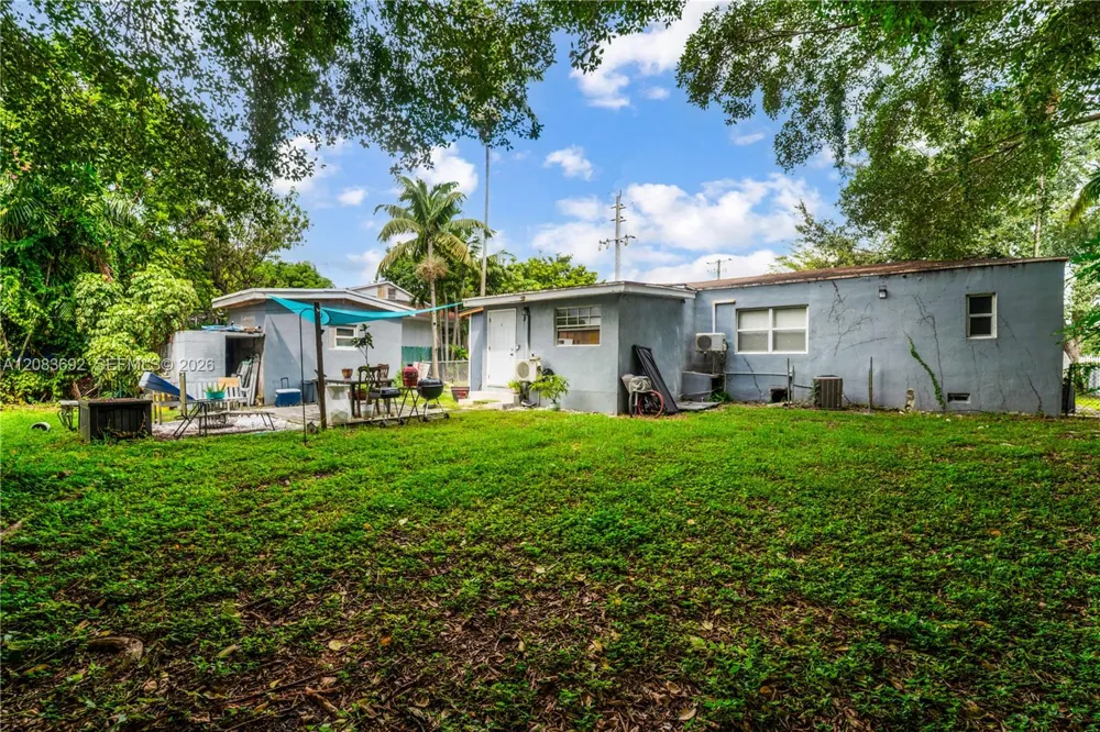 1136 NE 167th St #A North Miami Beach, FL 33162