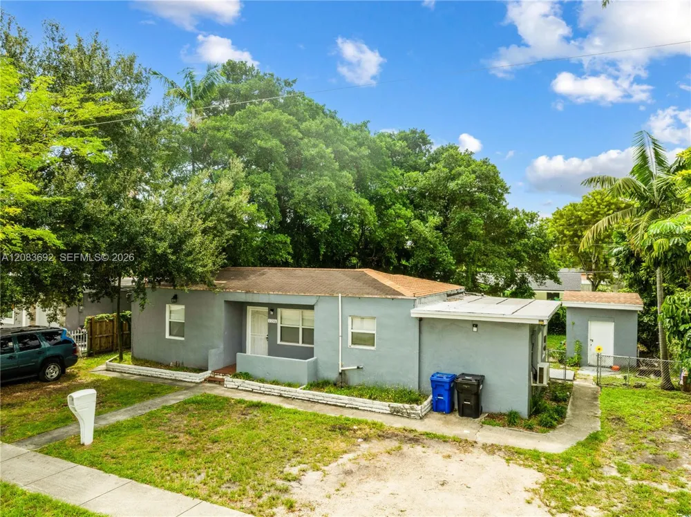 1136 NE 167th St #A North Miami Beach, FL 33162