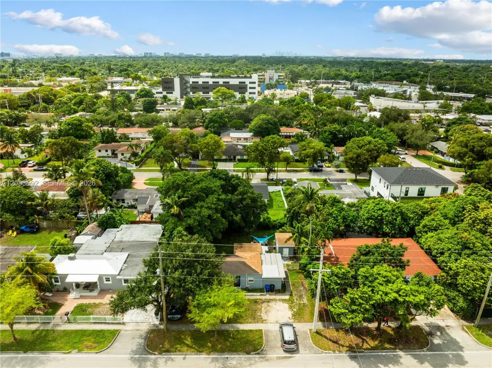 1136 NE 167th St #A North Miami Beach, FL 33162
