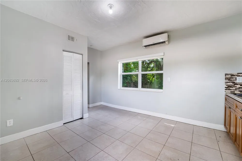 1136 NE 167th St #A North Miami Beach, FL 33162