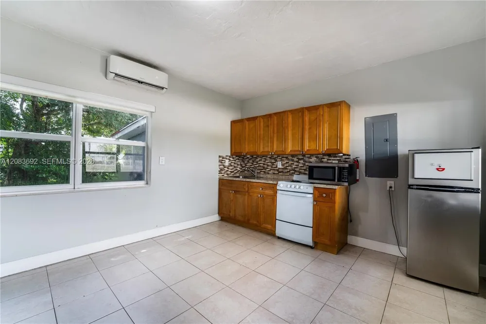 1136 NE 167th St #A North Miami Beach, FL 33162