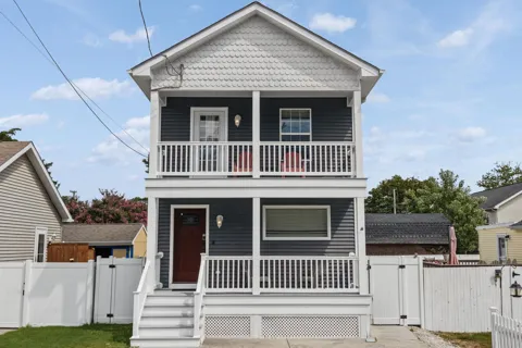 149 E Bates Avenue