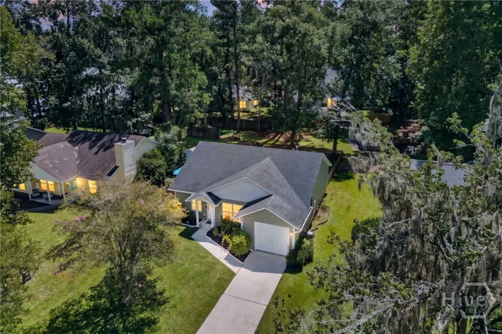 107 W White Hawthorne Drive Savannah, GA 31419