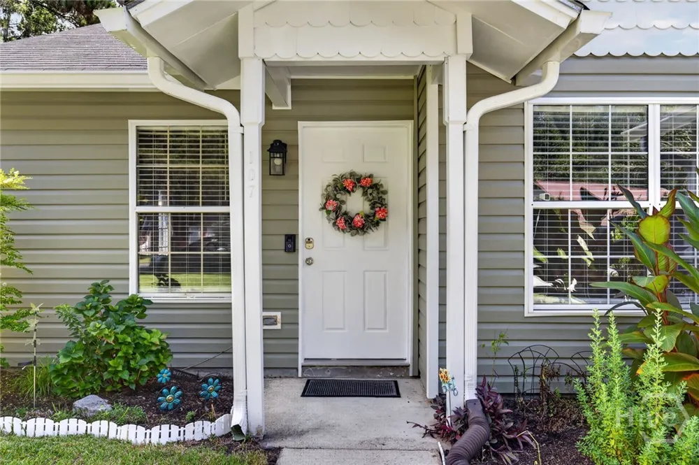 107 W White Hawthorne Drive Savannah, GA 31419