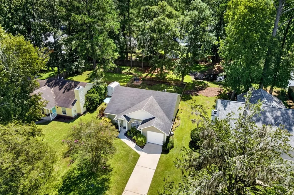 107 W White Hawthorne Drive Savannah, GA 31419