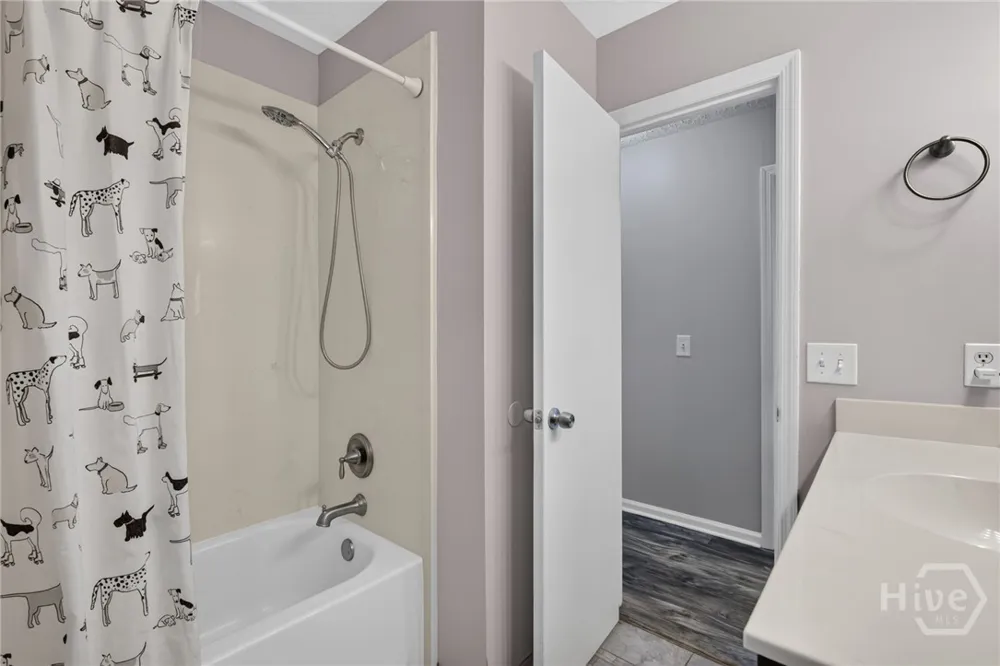 107 W White Hawthorne Drive Savannah, GA 31419