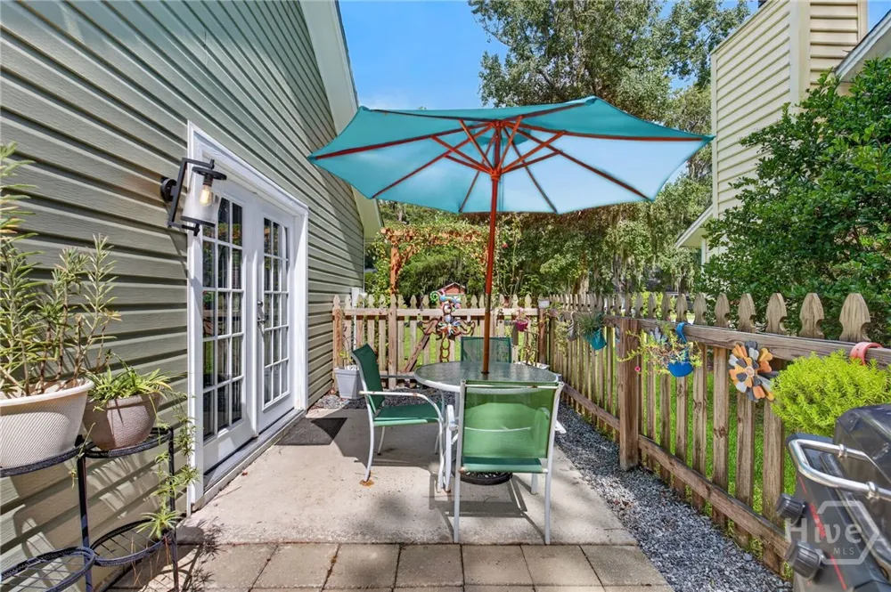 107 W White Hawthorne Drive Savannah, GA 31419