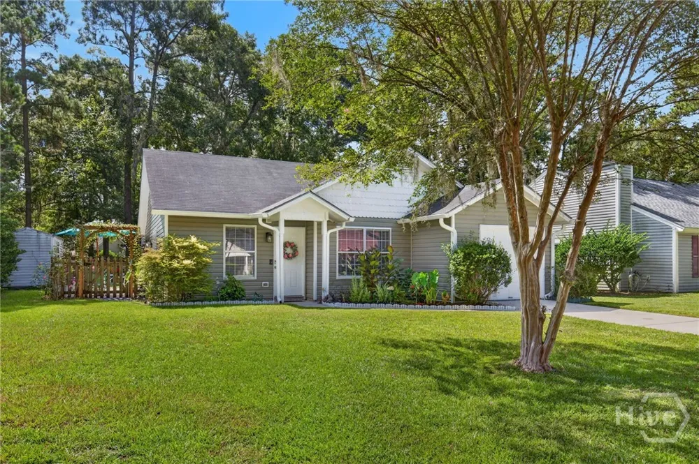 107 W White Hawthorne Drive Savannah, GA 31419