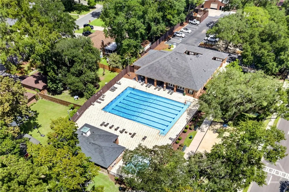 107 W White Hawthorne Drive Savannah, GA 31419