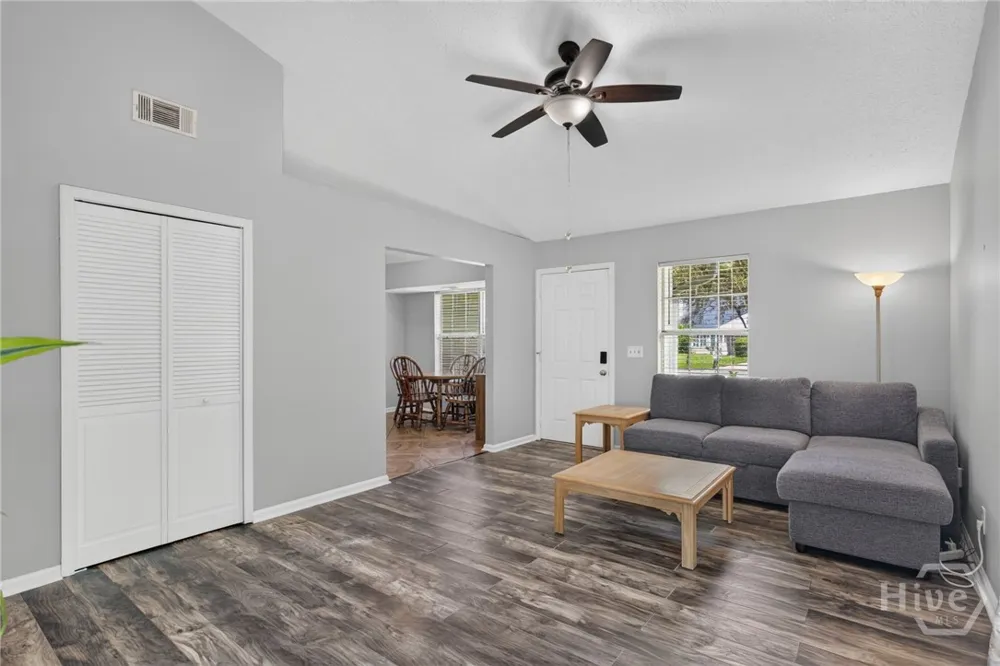 107 W White Hawthorne Drive Savannah, GA 31419