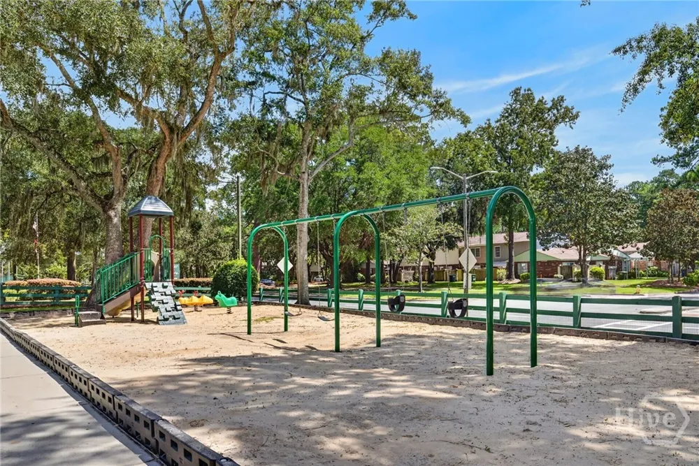 107 W White Hawthorne Drive Savannah, GA 31419