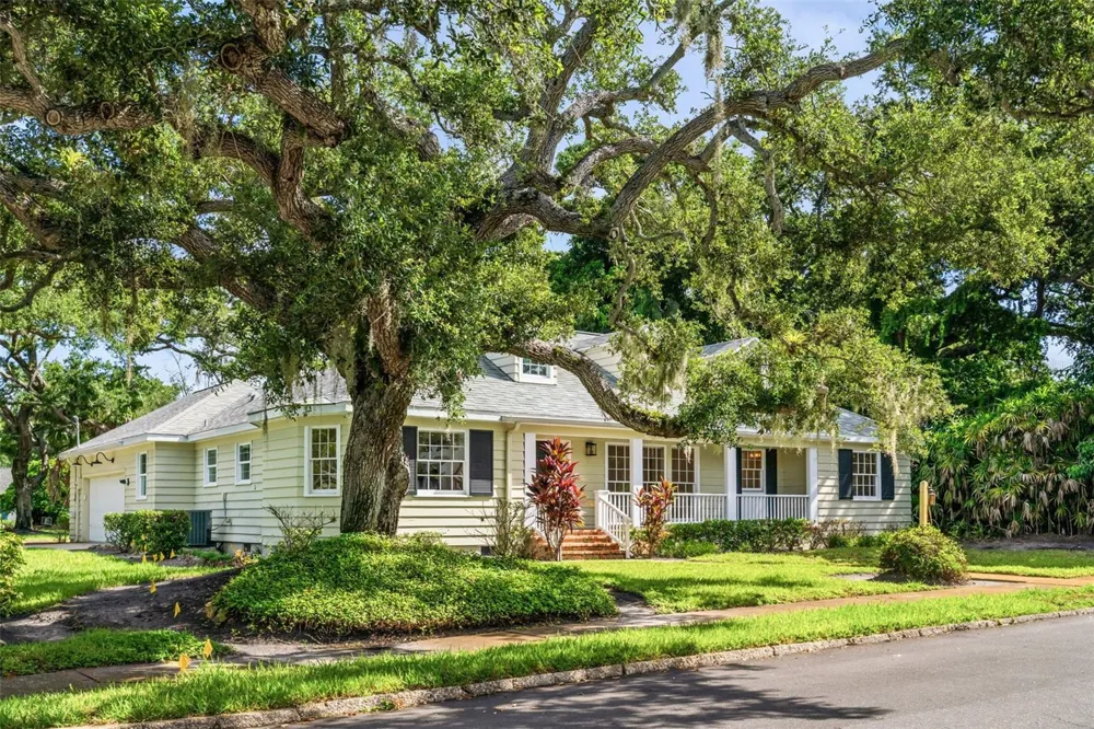 1585 SOUTH DRIVE Sarasota, FL 34239
