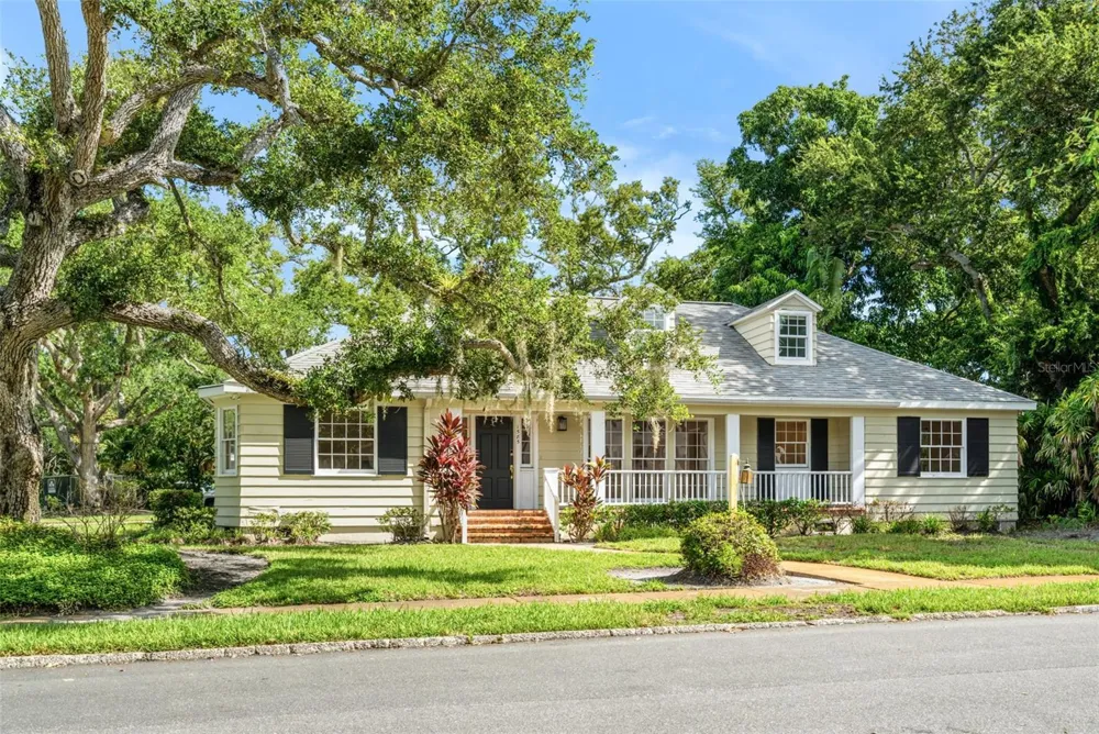 1585 SOUTH DRIVE Sarasota, FL 34239