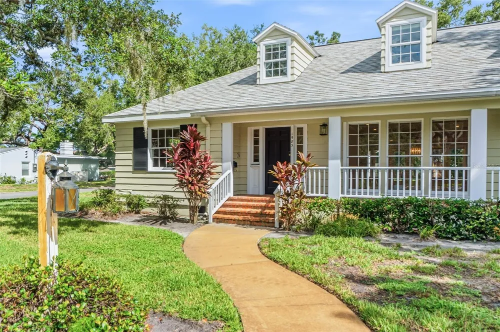 1585 SOUTH DRIVE Sarasota, FL 34239