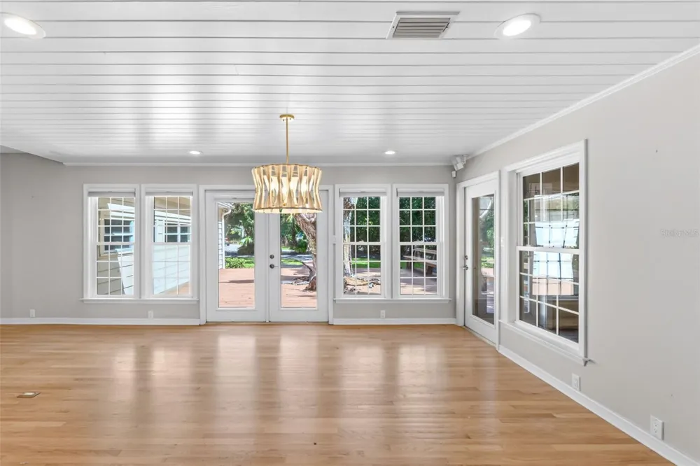 1585 SOUTH DRIVE Sarasota, FL 34239