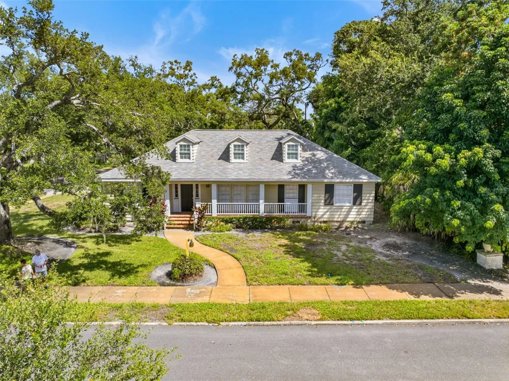 1585 SOUTH DRIVE Sarasota, FL 34239