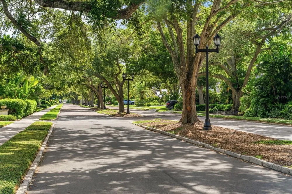 1585 SOUTH DRIVE Sarasota, FL 34239