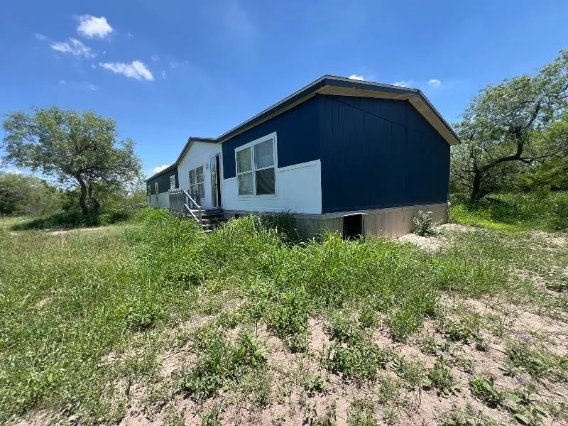 7796 Highway 359 Orange Grove, TX 78372