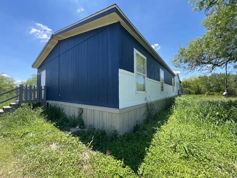7796 Highway 359 Orange Grove, TX 78372