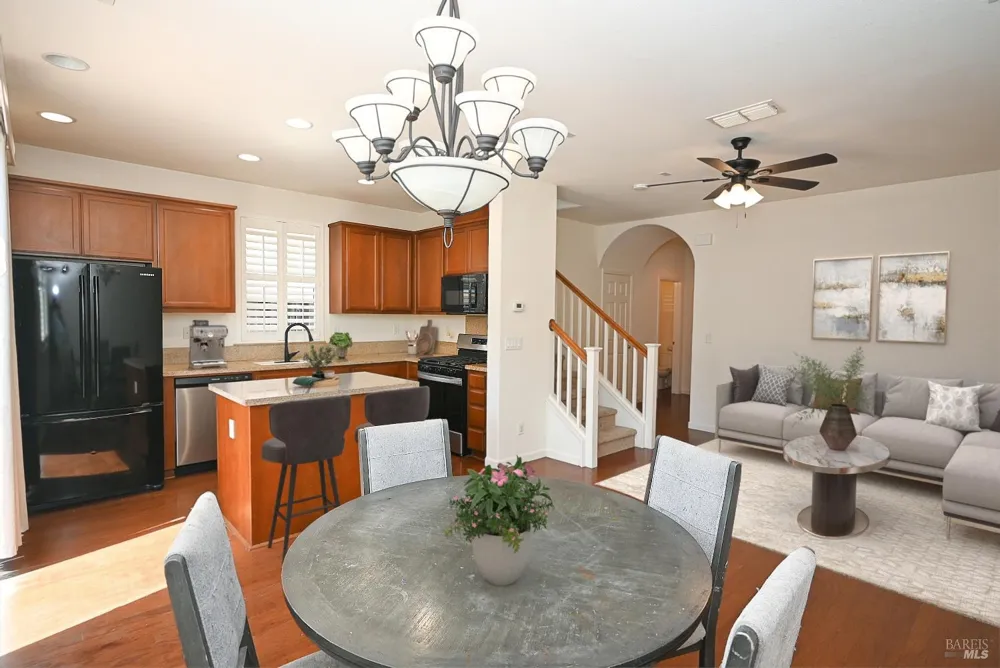1174 Tocia Avenue Vacaville, CA 95687