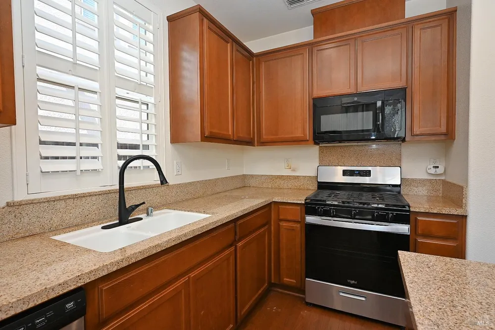 1174 Tocia Avenue Vacaville, CA 95687