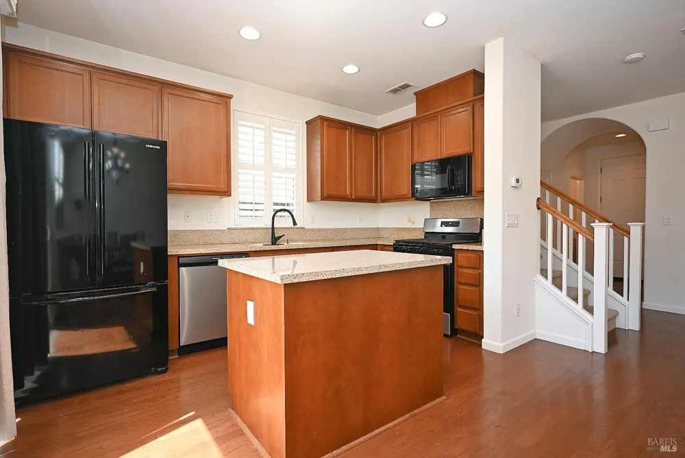 1174 Tocia Avenue Vacaville, CA 95687