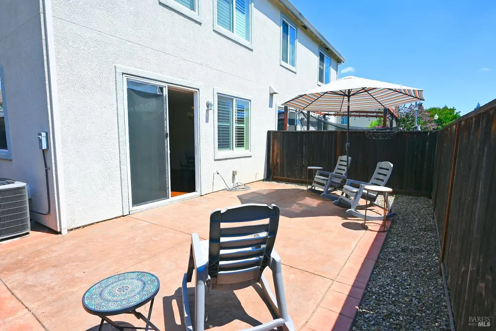 1174 Tocia Avenue Vacaville, CA 95687