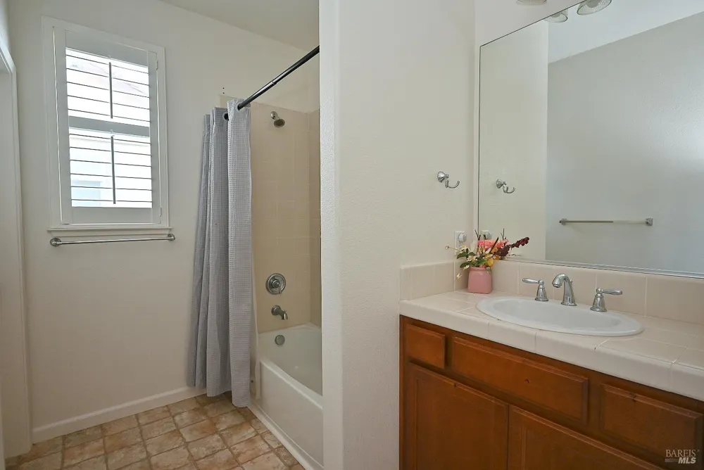 1174 Tocia Avenue Vacaville, CA 95687